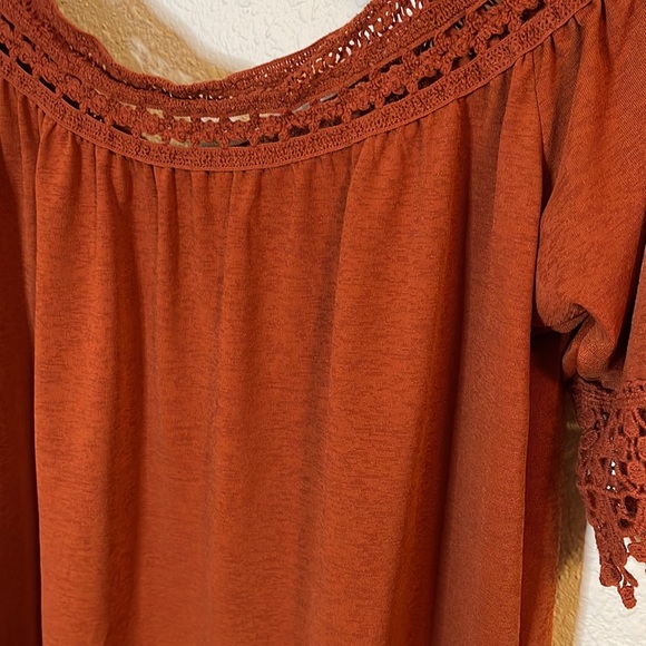 Off shoulder top - Picture 3 of 3